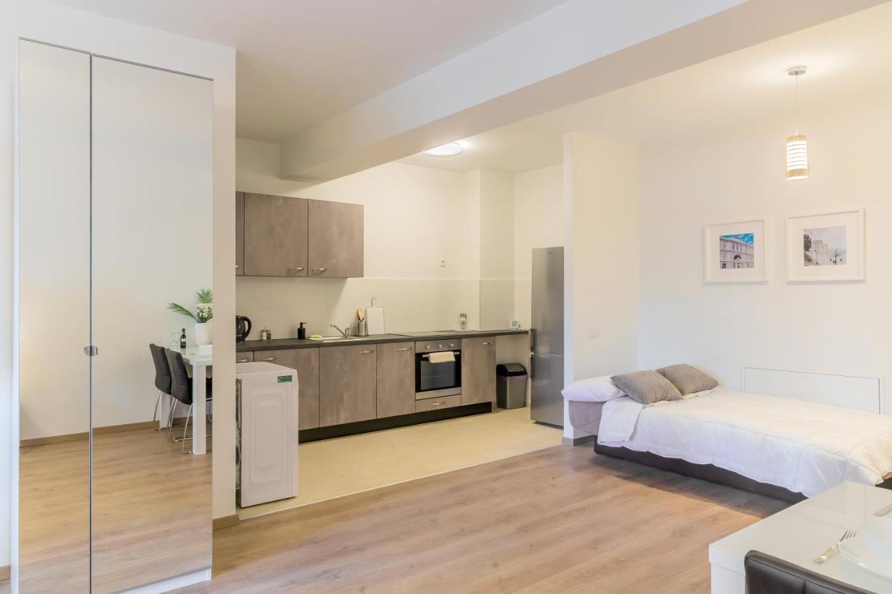 Atlas Unirii: Upscale Flats In The Heart Of Bucharest! Exterior photo
