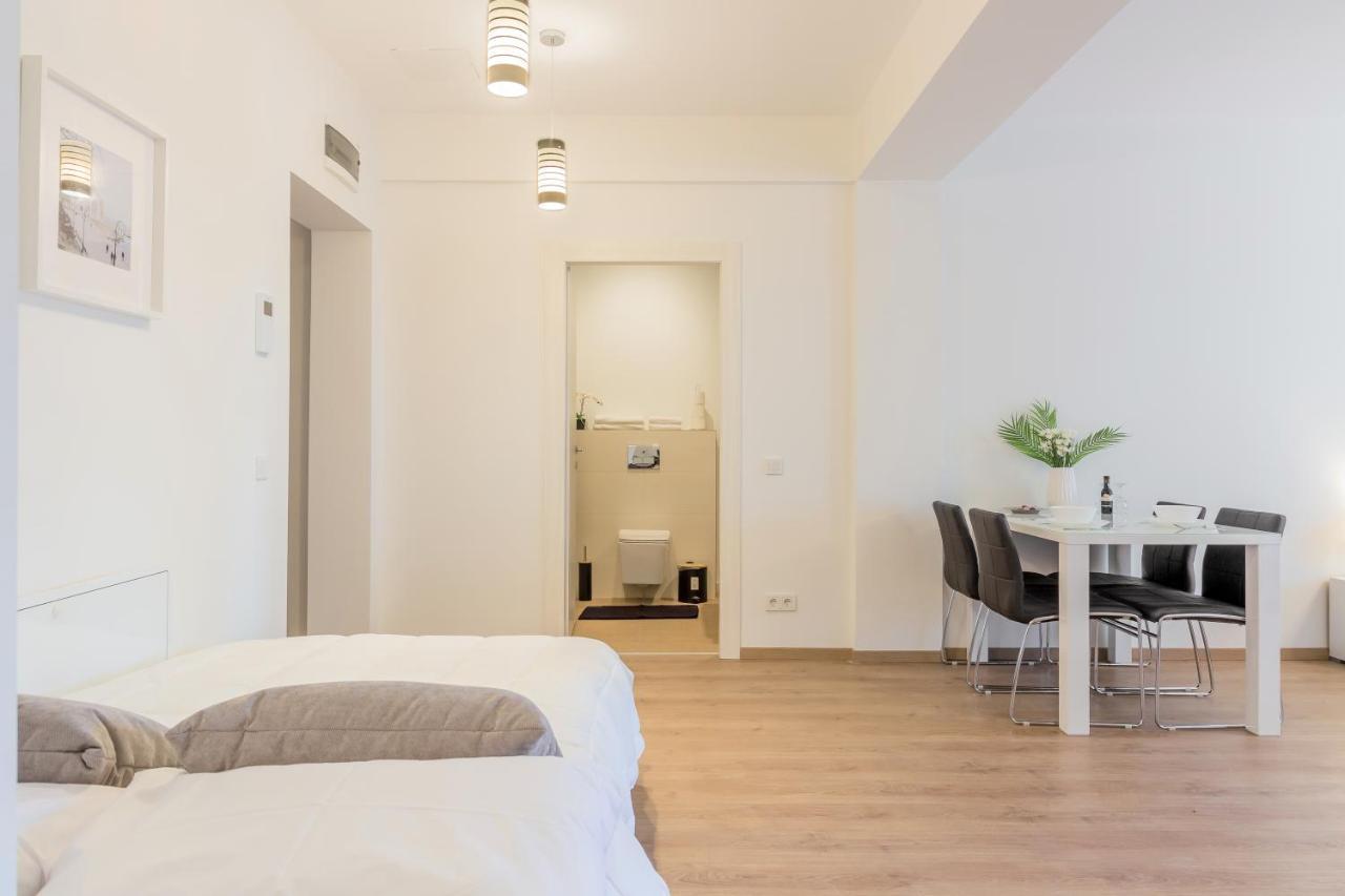 Atlas Unirii: Upscale Flats In The Heart Of Bucharest! Exterior photo